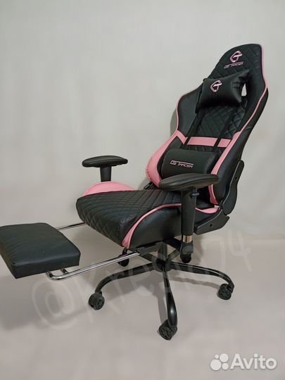 Кресло геймерское черно-розовое с качанием. Новое
