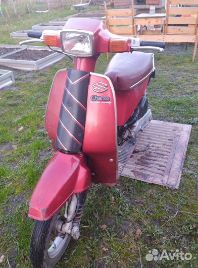 Ретро скутер на ходу