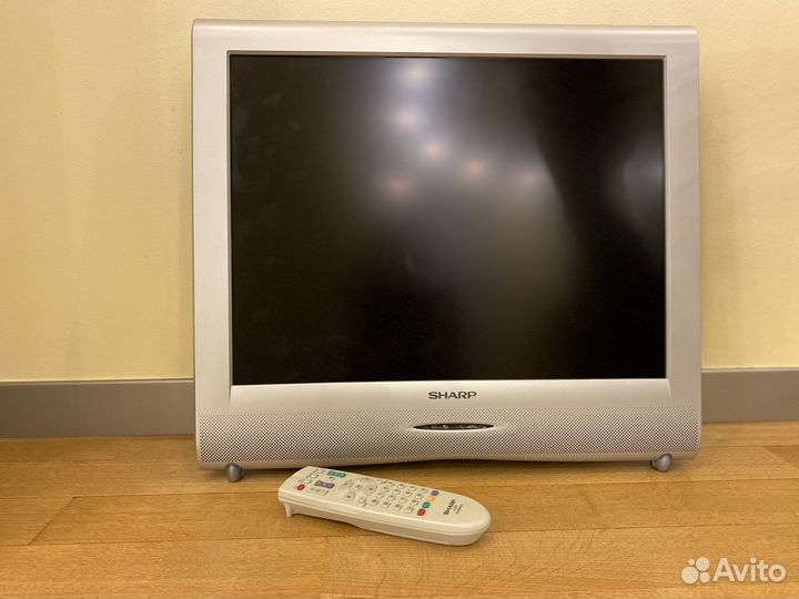 Телевизор sharp 20дюймов даже без царапин