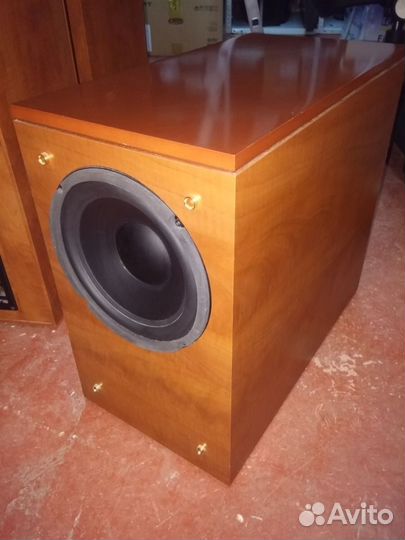 Сабвуфер 300W Triangle Sub Horizon. Made in France