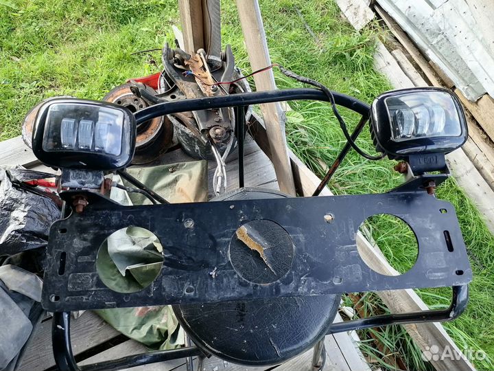 Дополнительные фары с рамкой