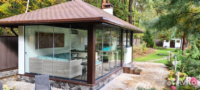 Стеклянная перегородка для зонирования