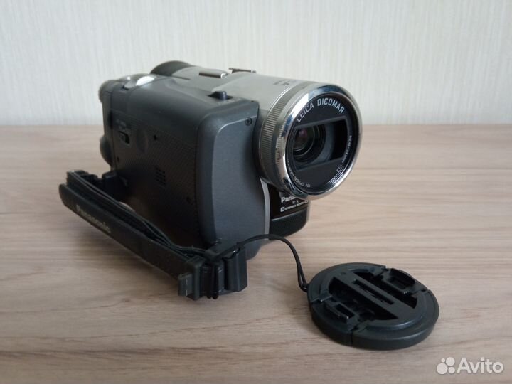 Видеокамера Panasonic NV-GS120