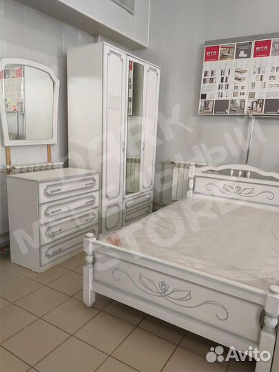 Спальный гарнитур