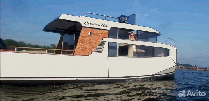 Моторная яхта. Катер алюминиевый