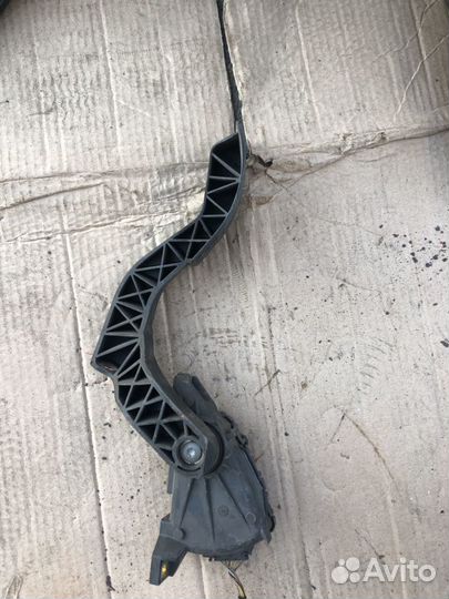 Педаль газа на Фольксваген пассат Б5 Б5+кузов