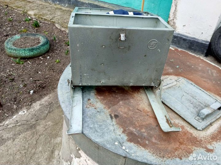 Зимний рыболовный ящик