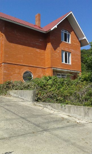 Дом 254 м² на участке 8 сот.