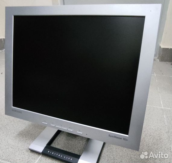 Монитор Samsung SyncMaster 152B