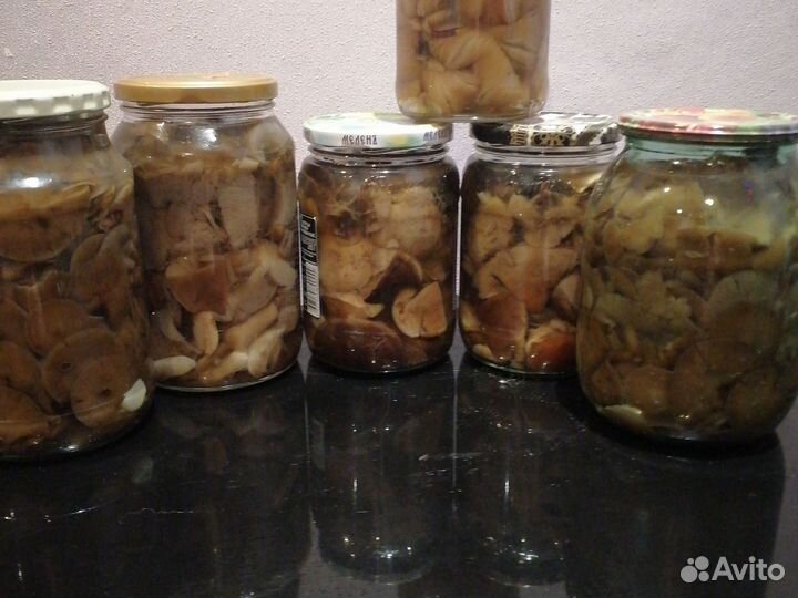 Грибы маринованные