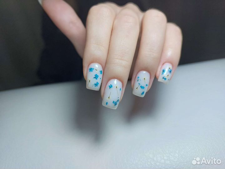 Наращивание ногтей, маникюр