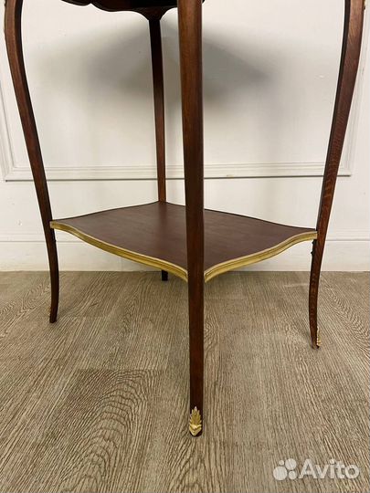 Антикварный столик