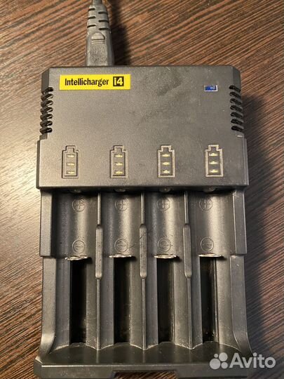 Зарядное устройство Nitecore Intellicharger I4 V2