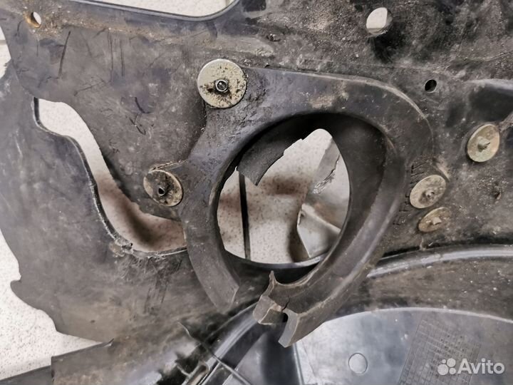 Нижний боковой пластик BRP Lynx rave 600rs