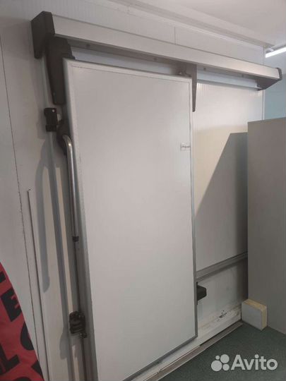 Дверь для холодильной камеры (откатная)