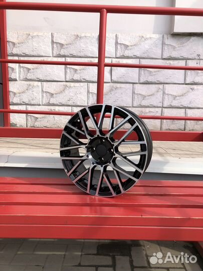 Литой диск momo R17 6.5 4*100 ET40 D54.1