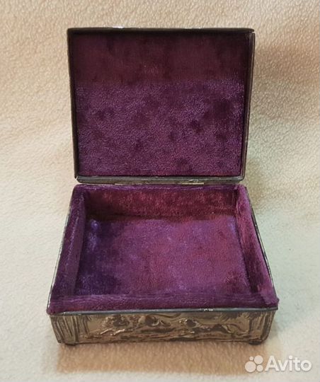 Антикварная шкатулка