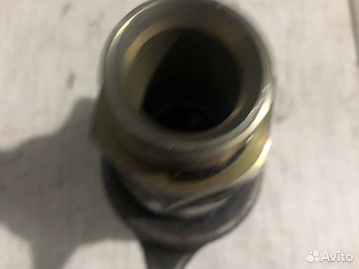 Соеденитель гидравлики подьема кузова