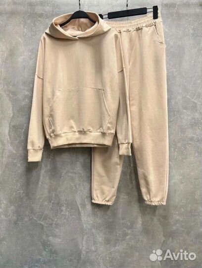 Спортивный костюм женский новый 42 44 46