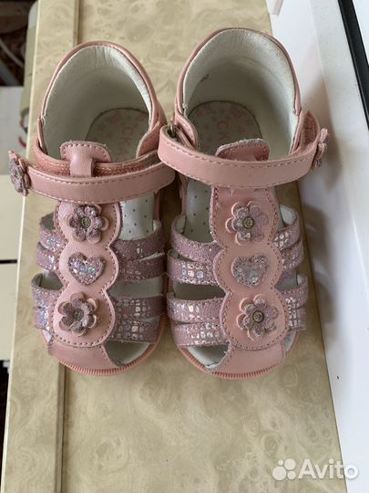 Босоножки для девочки