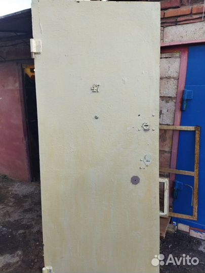 Входная металлическая дверь