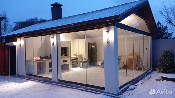 Безрамное раздвижное остекление