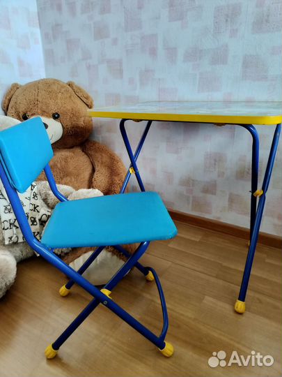 Детский стол и стул