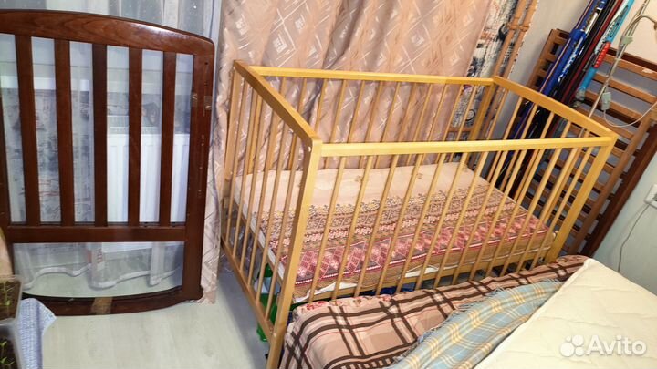 Продам кроватку, матрас, стол (Prima pappa diner)