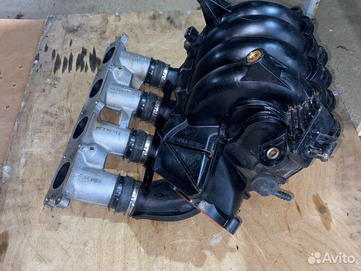Впускной коллектор 06B133210P Audi A4 1.8б