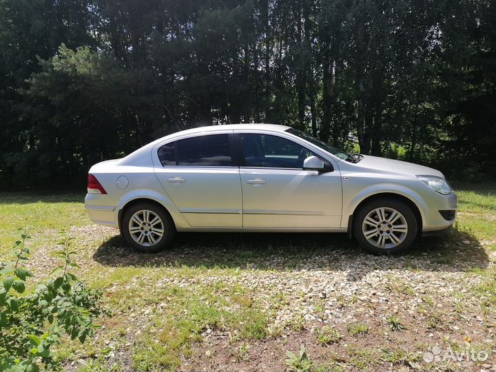 Opel Astra 1.6 AMT, 2011, 106 000 км