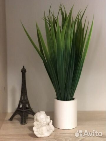 Искусственные растения в кашпо