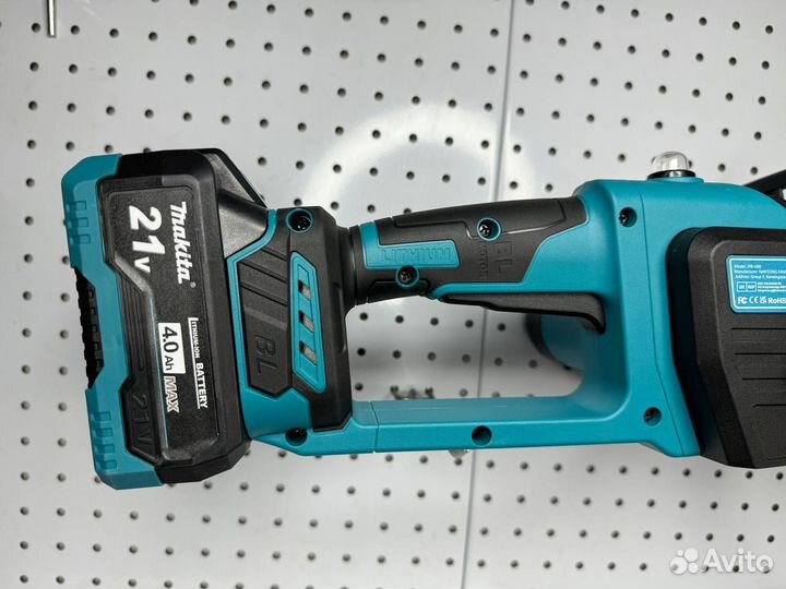 Аккумуляторная цепная пила Makita 12 дюймов