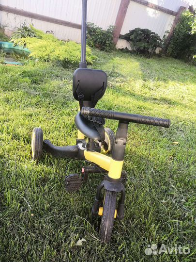 Велосипед беговел трехколесный с ручкой