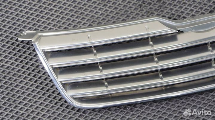 Решетка радиатора Toyota Corolla NZE121