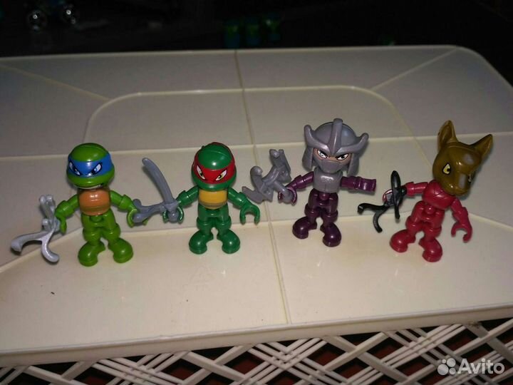 Игрушки из Киндер Джой