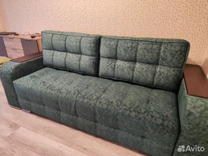 Диван прямой раскладной большой