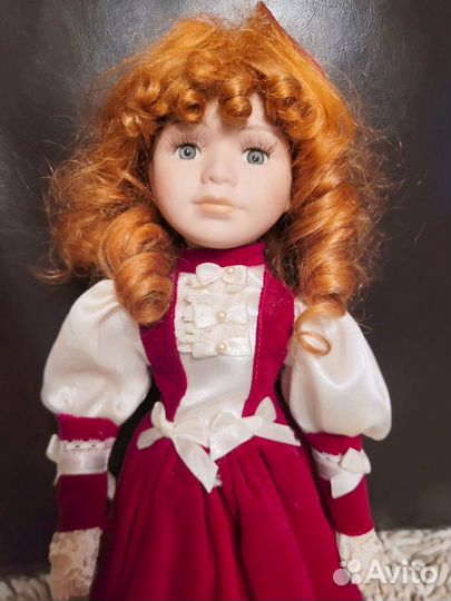 Кукла фарфоровая 40 см