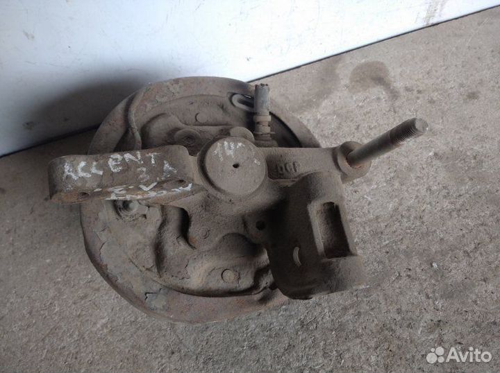 Кулак поворотный задний левый Hyundai Accent Ii