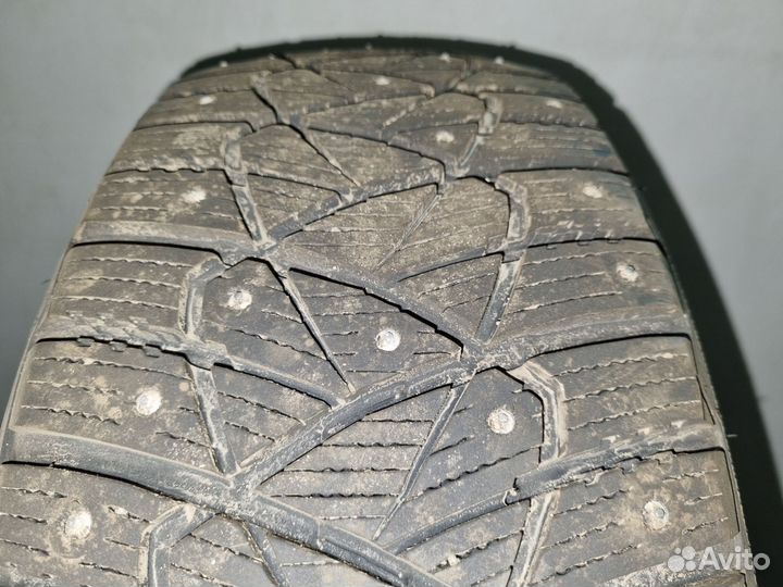 Goodyear Ultragrip 600 215/55 R17 98T