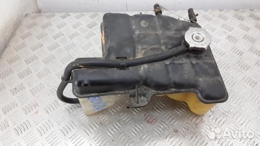 Бачок расширительный jeep grand cherokee WK (5LV24