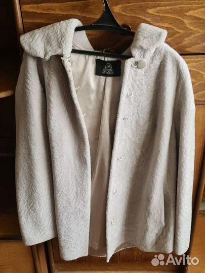 Шуба из овчины с капюшоном 54р