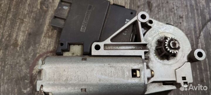 Моторчик люка BMW