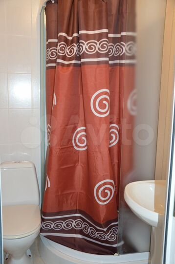 Комната 15 м² в 5-к., 1/1 эт.