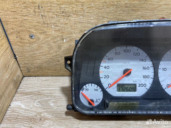 Панель приборов Volkswagen Golf 3 дизель 1121119