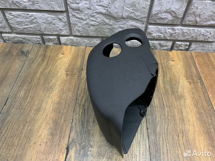 Volkswagen Jetta 6 Кожух рулевой колонки