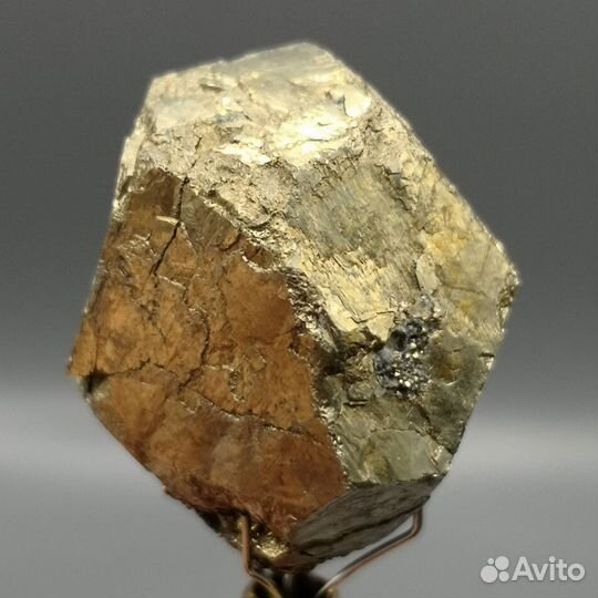 Кристалл пирита