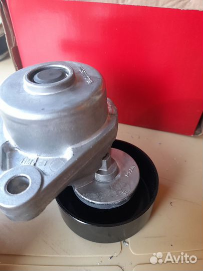 Натяжитель ремня