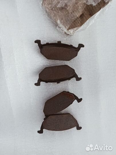 Тормозные колодки передние на volkswagen polo