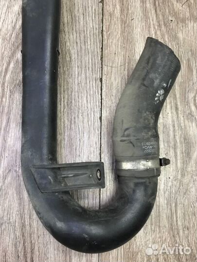 Патрубок интеркулера Opel Zafira B минивэн Z19DTH