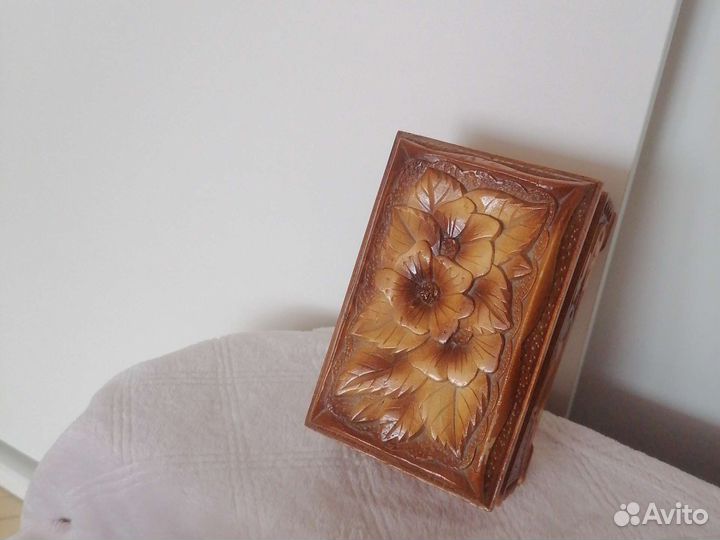 Шкатулка резная деревянная ручная работа